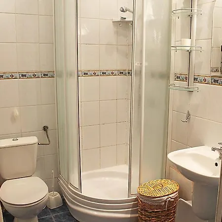 Apartment Leonia *