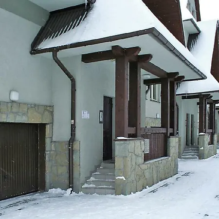 Leonia Apartment